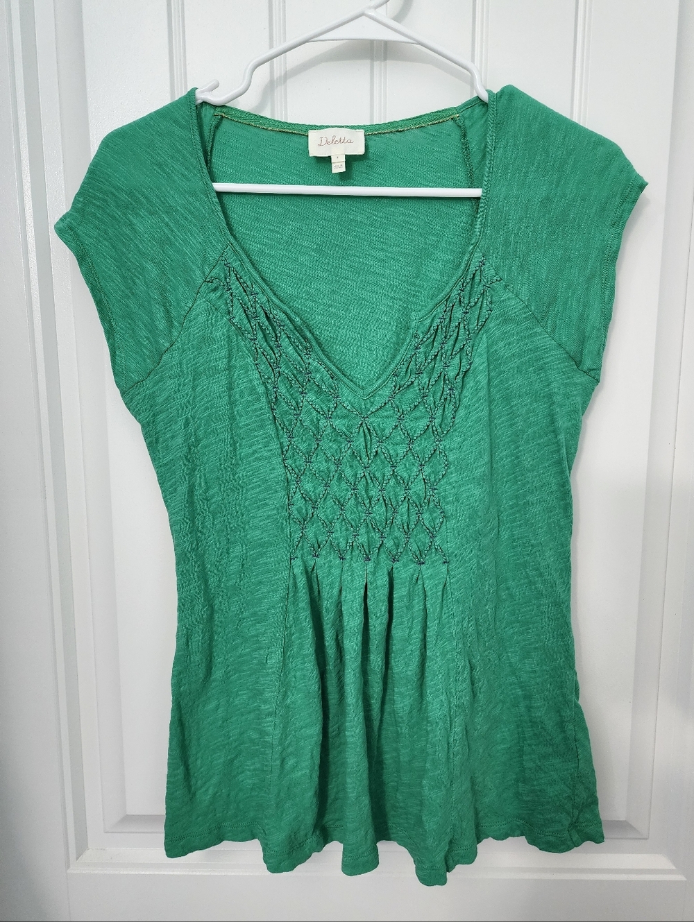 Deletta Green V-Neck Smocked Women's Tunic, Size Medium